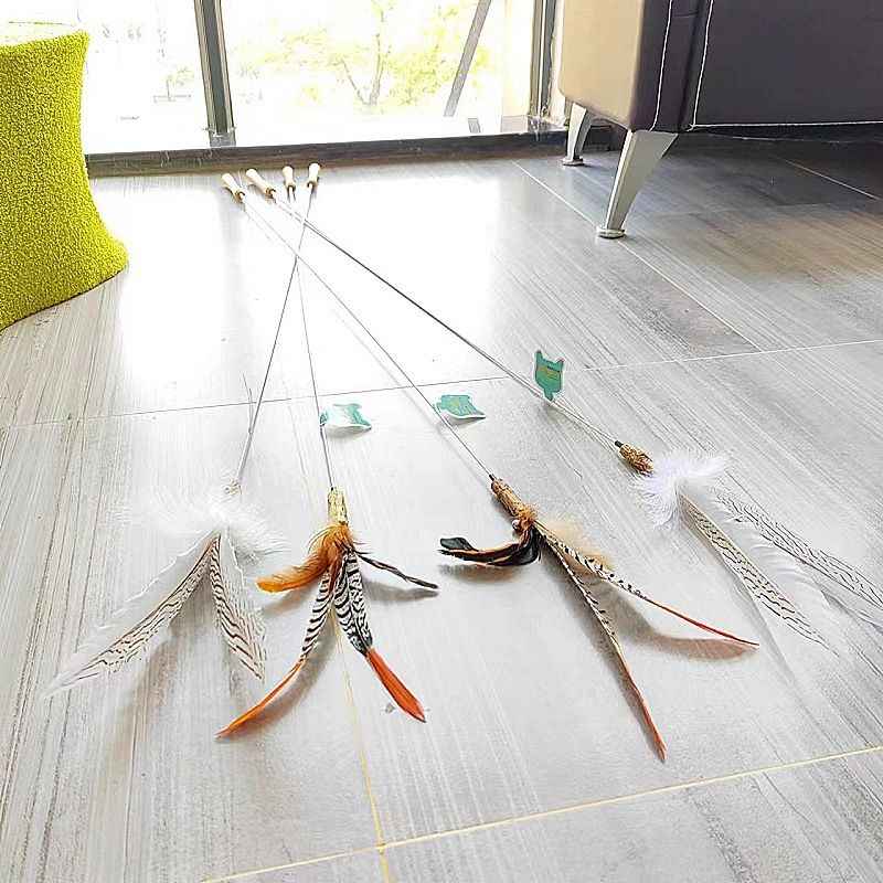CHIYOOSU Cat Teaser Wand with Feather Bell Gray extendable telescopic pole with chicken tail flower pattern (3-section)